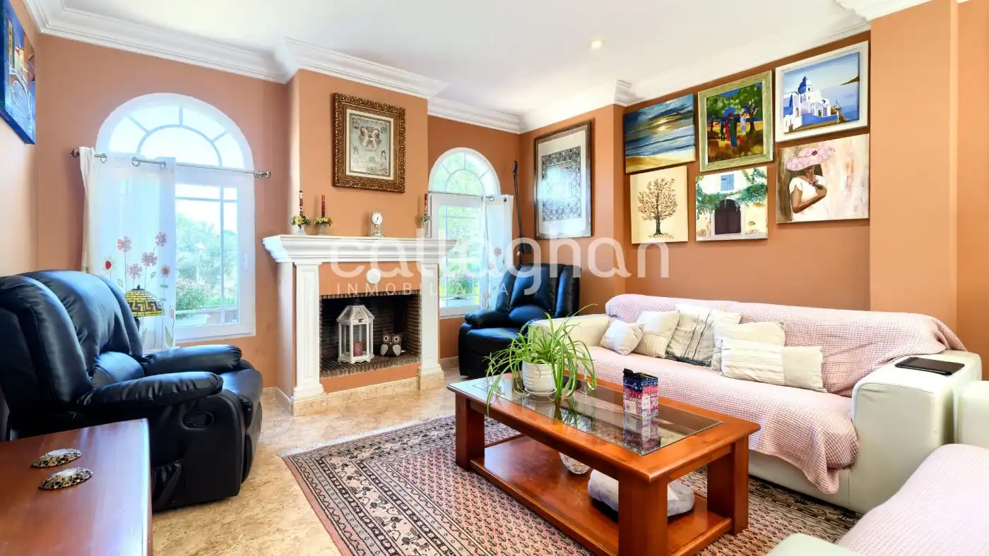 Sala de estar de Casa o chalet en venta en Paterna con Aire acondicionado, Calefacción y Jardín privado
