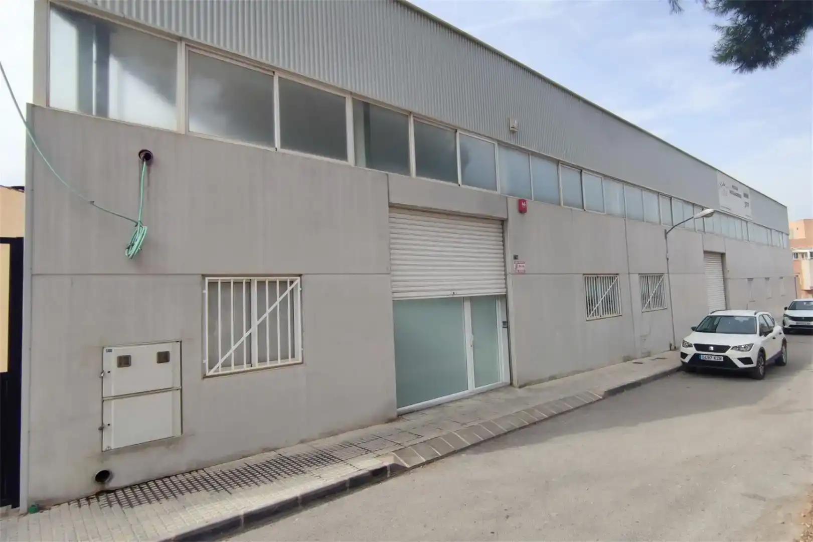 Vista exterior de Nau industrial en venda en Villena