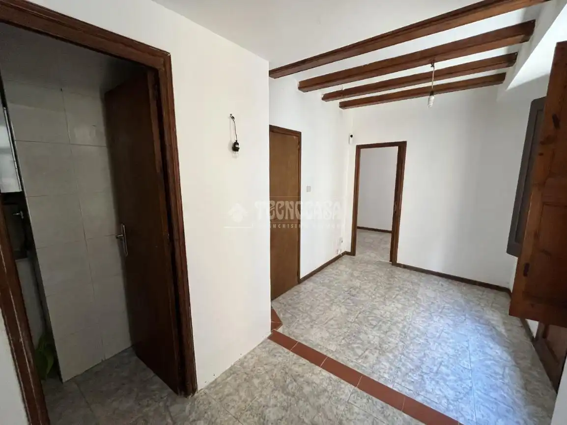 Wohnung zum Verkauf in Barcelona mit Balkon