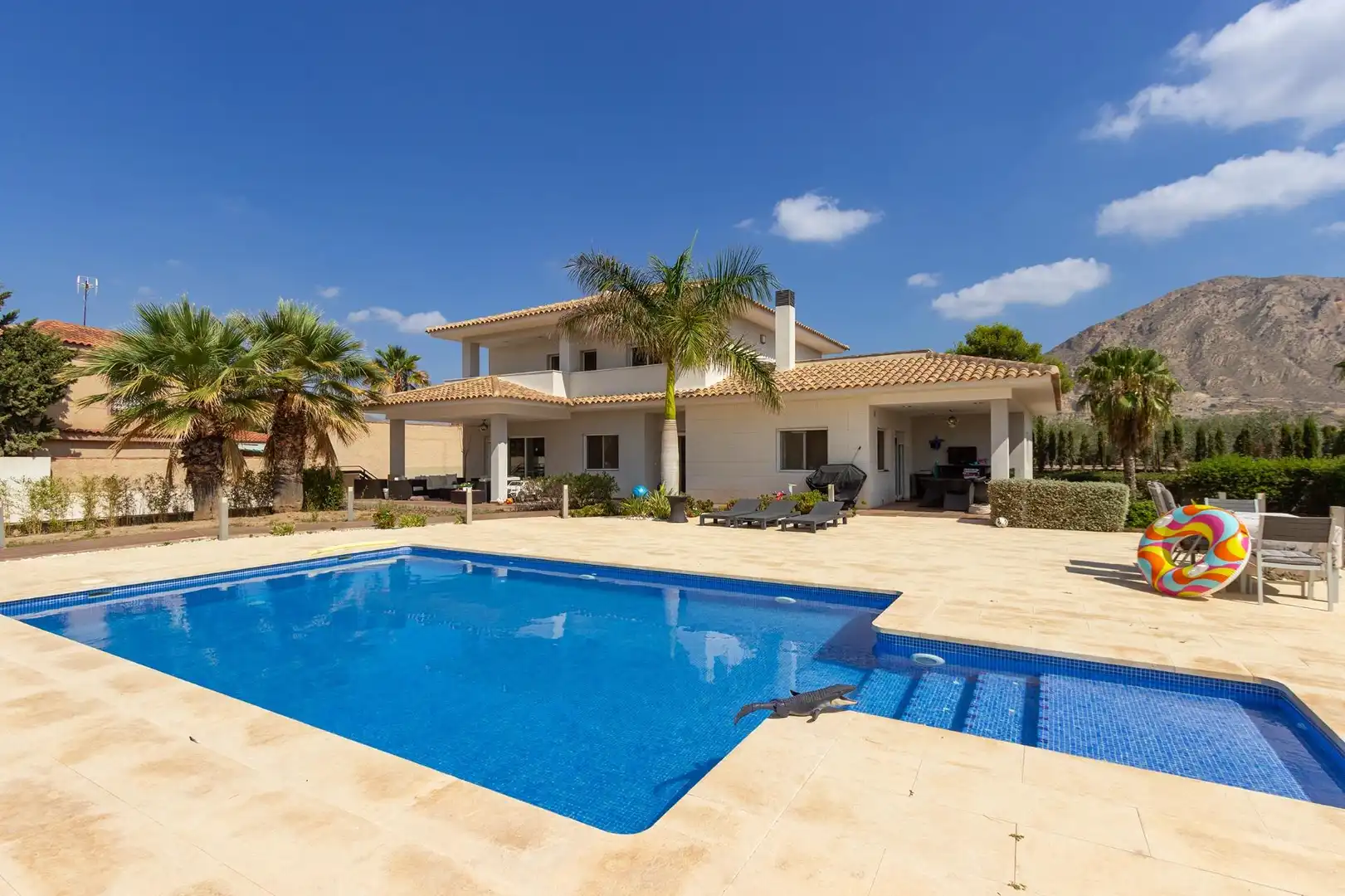 Vista exterior de Casa o xalet en venda en Alicante / Alacant amb Calefacció, Jardí privat i Terrassa