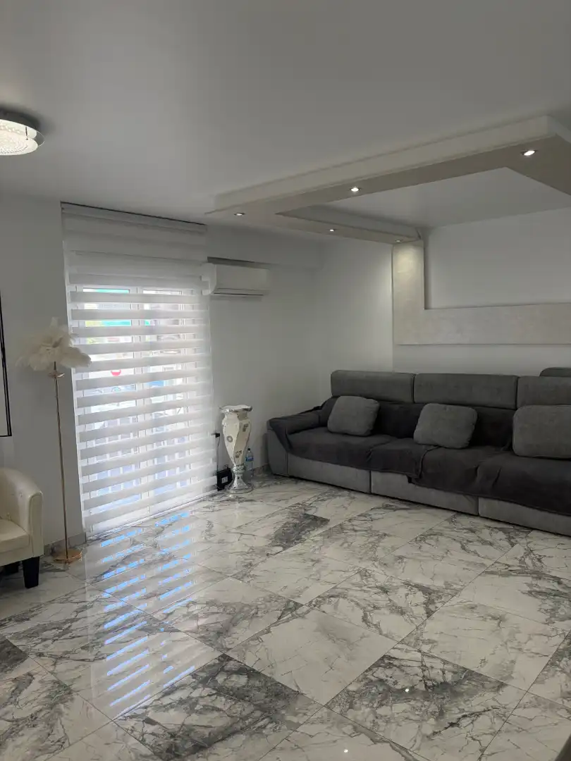 Piso en venta en Carrer Victoria Kent, imagen 3