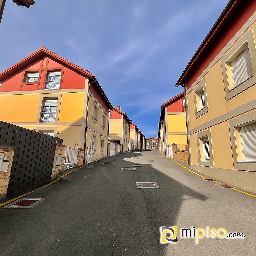 Vista exterior de Casa adosada en venda en Ampuero