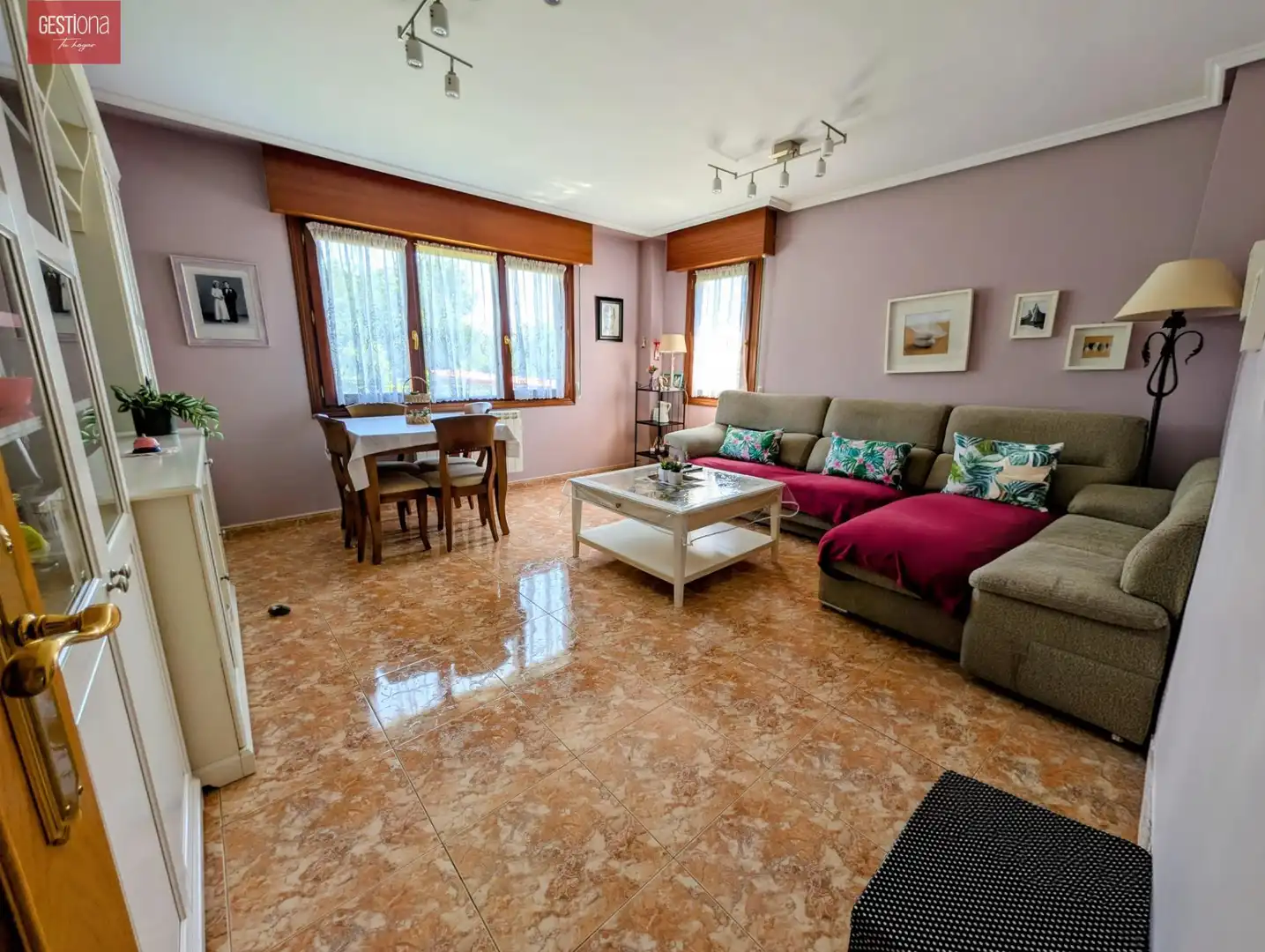Sala de estar de Casa adosada en venta en Arnuero con Calefacción, Jardín privado y Terraza