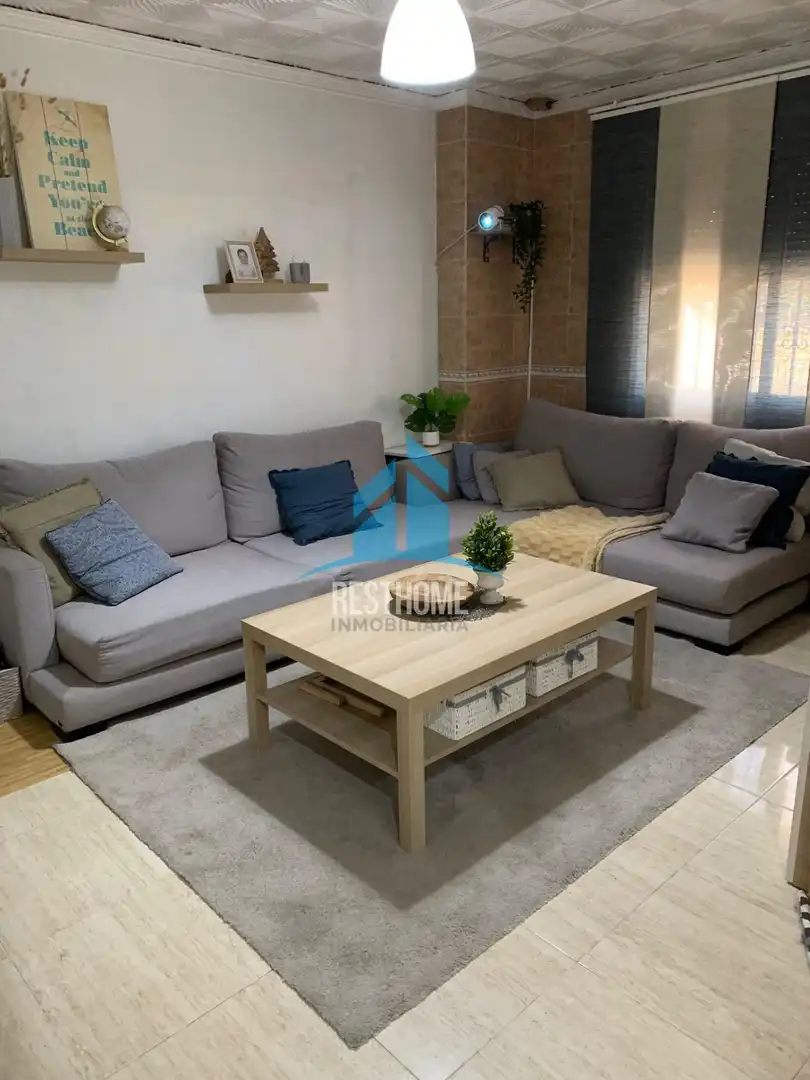 Sala d'estar de Casa o xalet en venda en Carcaixent amb Aire condicionat, Terrassa i Moblat