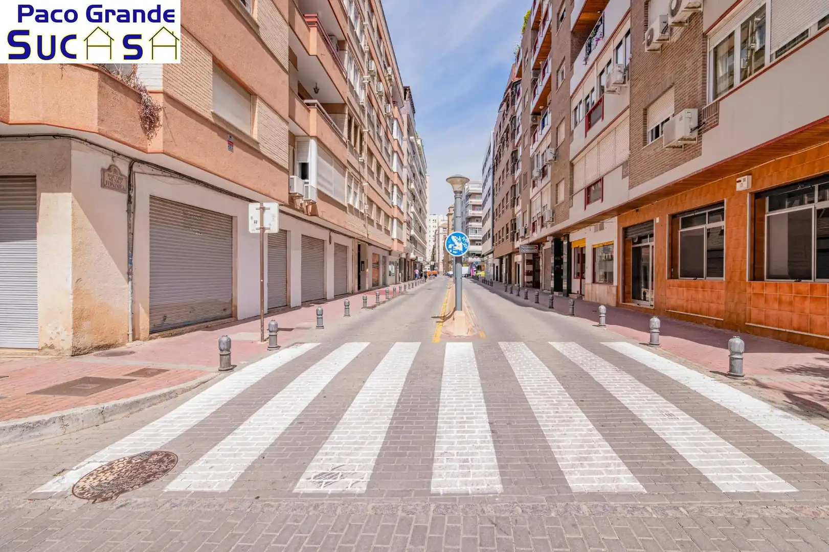 Vista exterior de Pis en venda en Granada amb Aire condicionat, Terrassa i Balcó