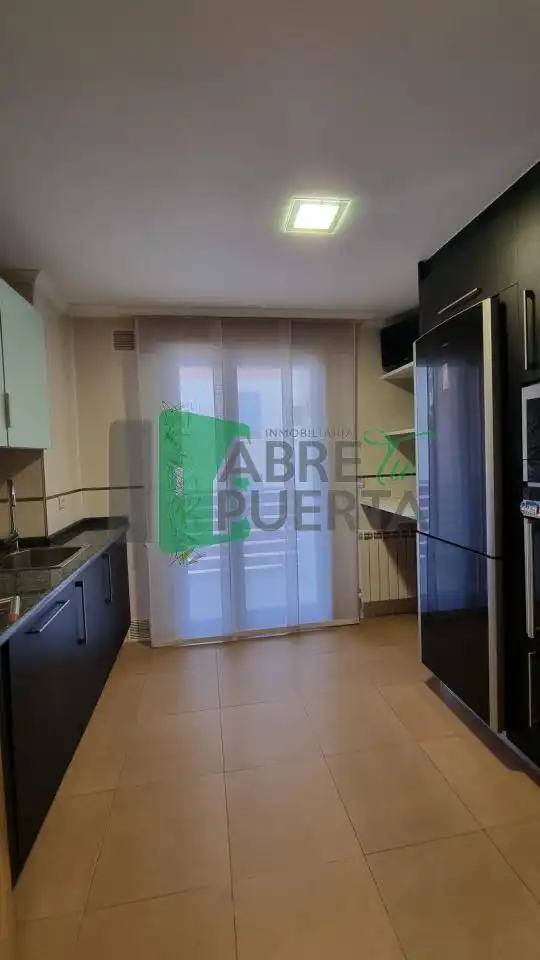 Küche von Wohnung zur Miete in Allariz mit Heizung, Parkett und Möbliert