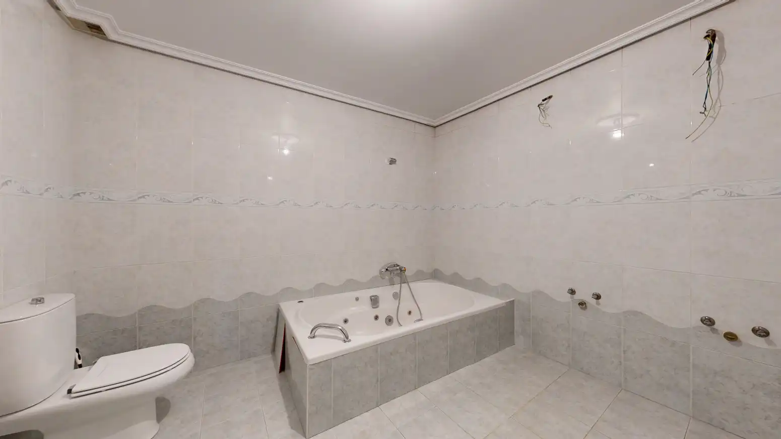Bathroom of Houses for sale in Tafalla  with Heating, Parquet flooring and Terrace