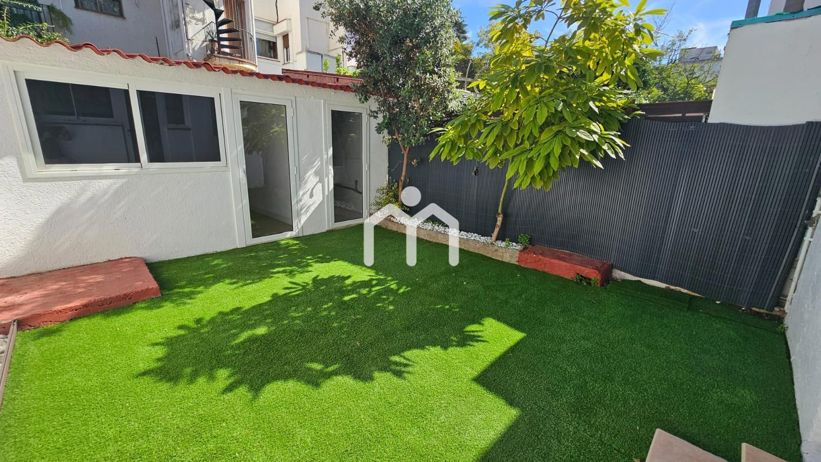 Jardín de Casa adosada en venta en El Masnou con Calefacción, Parquet y Terraza