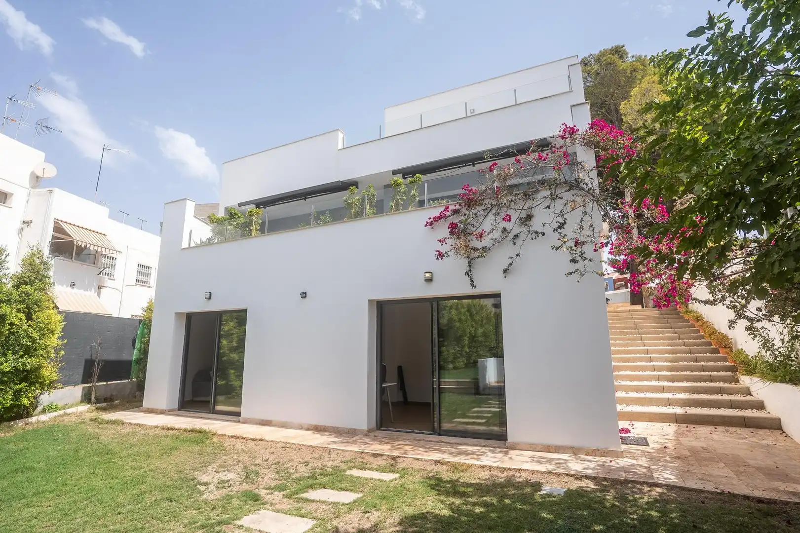 Vista exterior de Casa o chalet en venta en Almería con Aire acondicionado, Jardín privado y Terraza