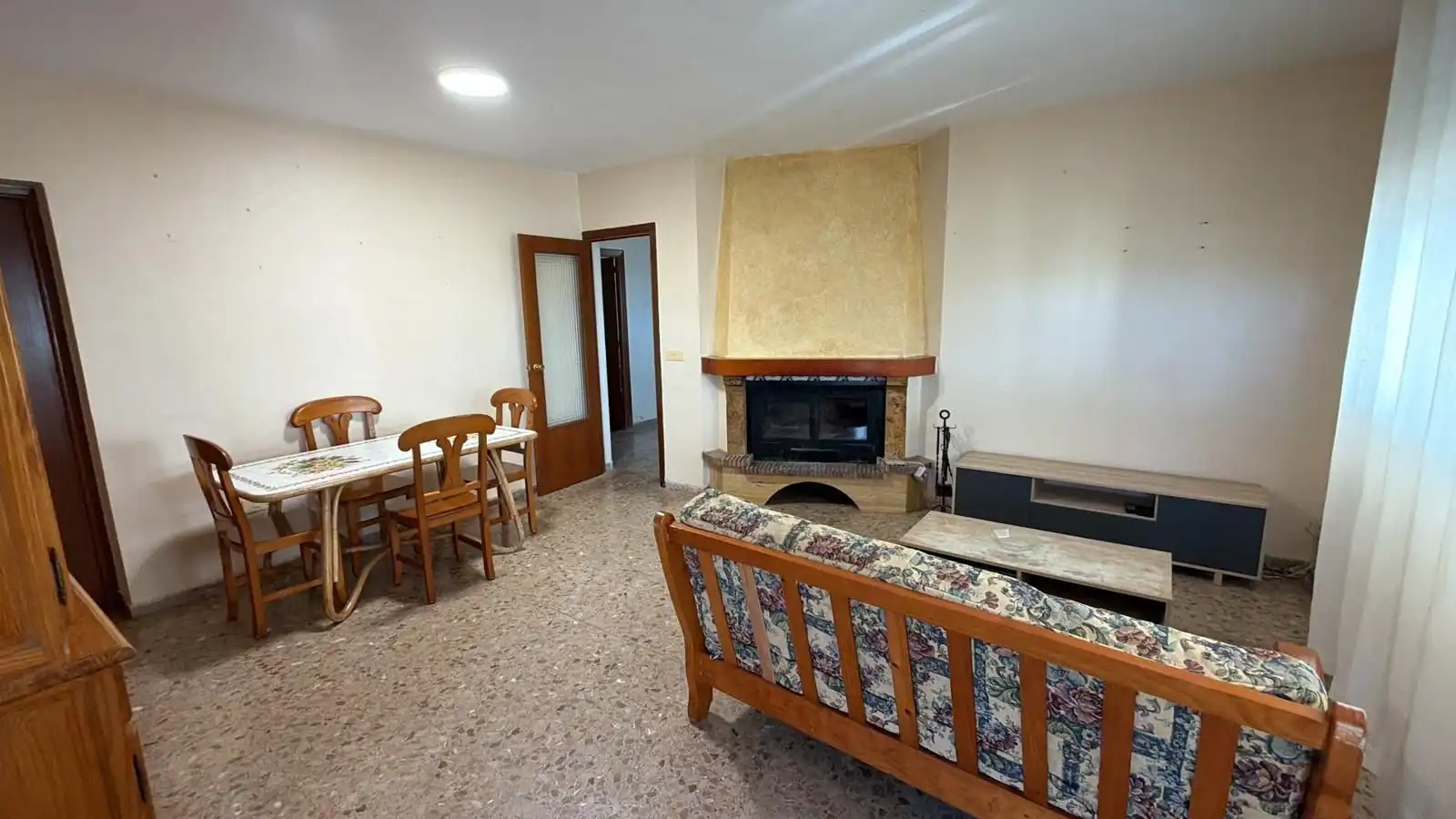 Wohnzimmer von Country house zum Verkauf in Onda mit Privatgarten, Terrasse und Abstellraum