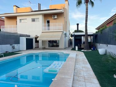 Casa bifamiliare con piscina in vendita a Monforte del Cid
