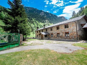 Casa rústica amb balcó en venda a Ctra. Os de civis