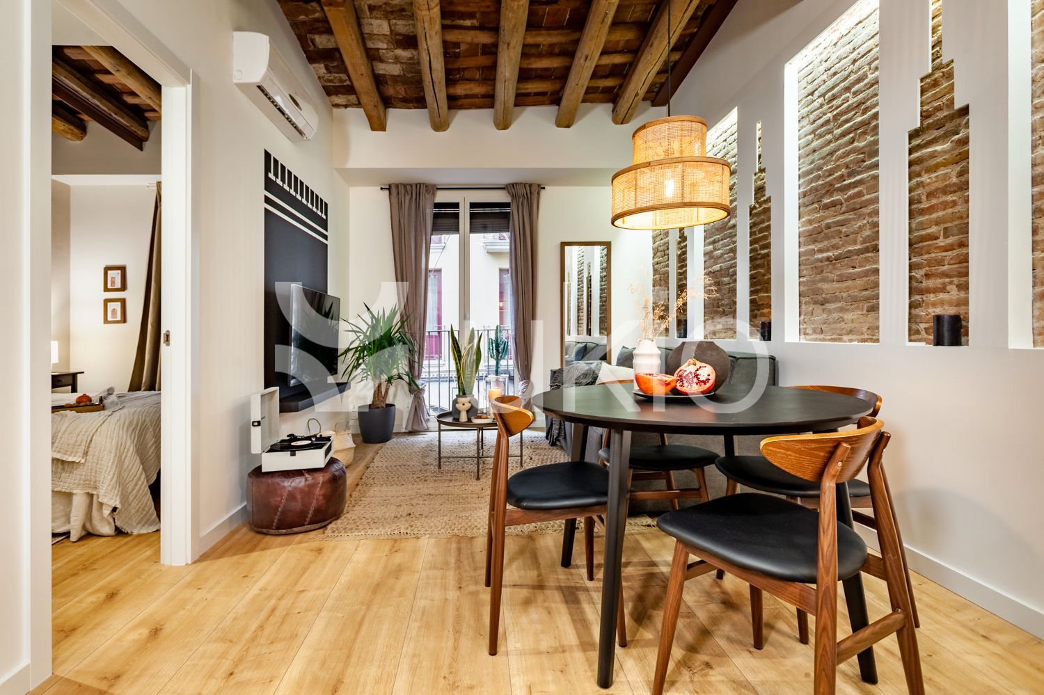 Exterior view of Apartment to rent in  Barcelona Capital  with Air Conditioner, Heating and Furnished