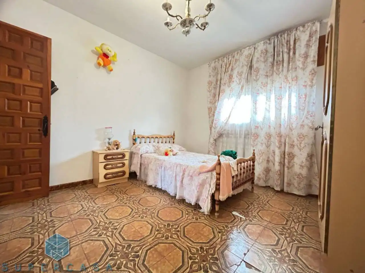 Dormitori de Casa o xalet en venda en Bargas amb Calefacció, Jardí privat i Terrassa