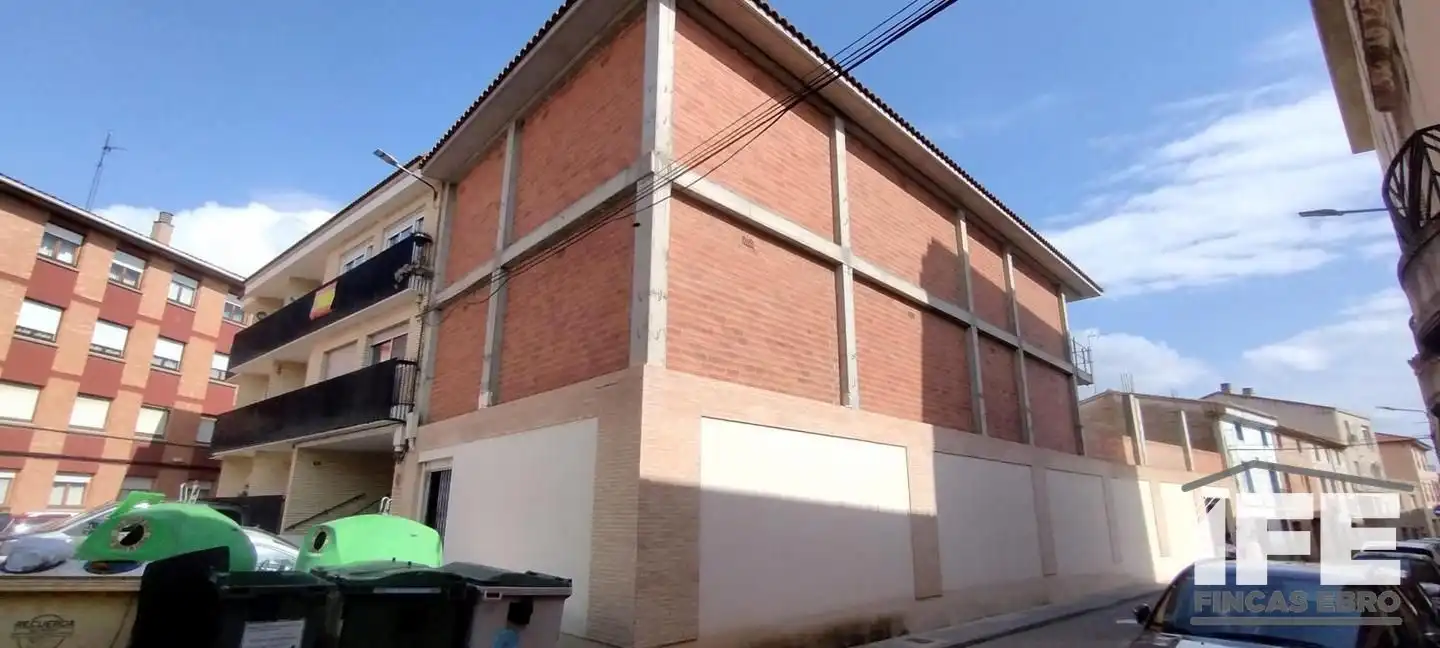 Vista exterior de Edifici en venda en Alagón