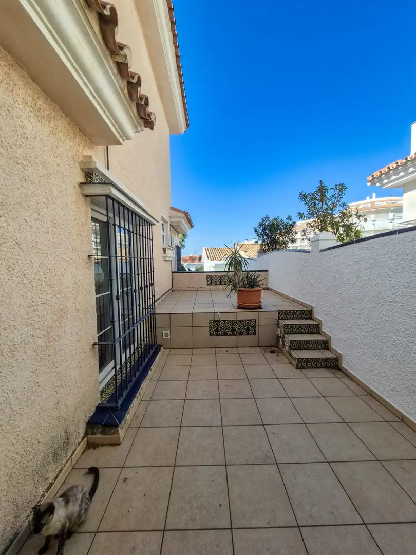 Terrace of Houses for sale in Fuengirola  with Air Conditioner, Heating and Private garden