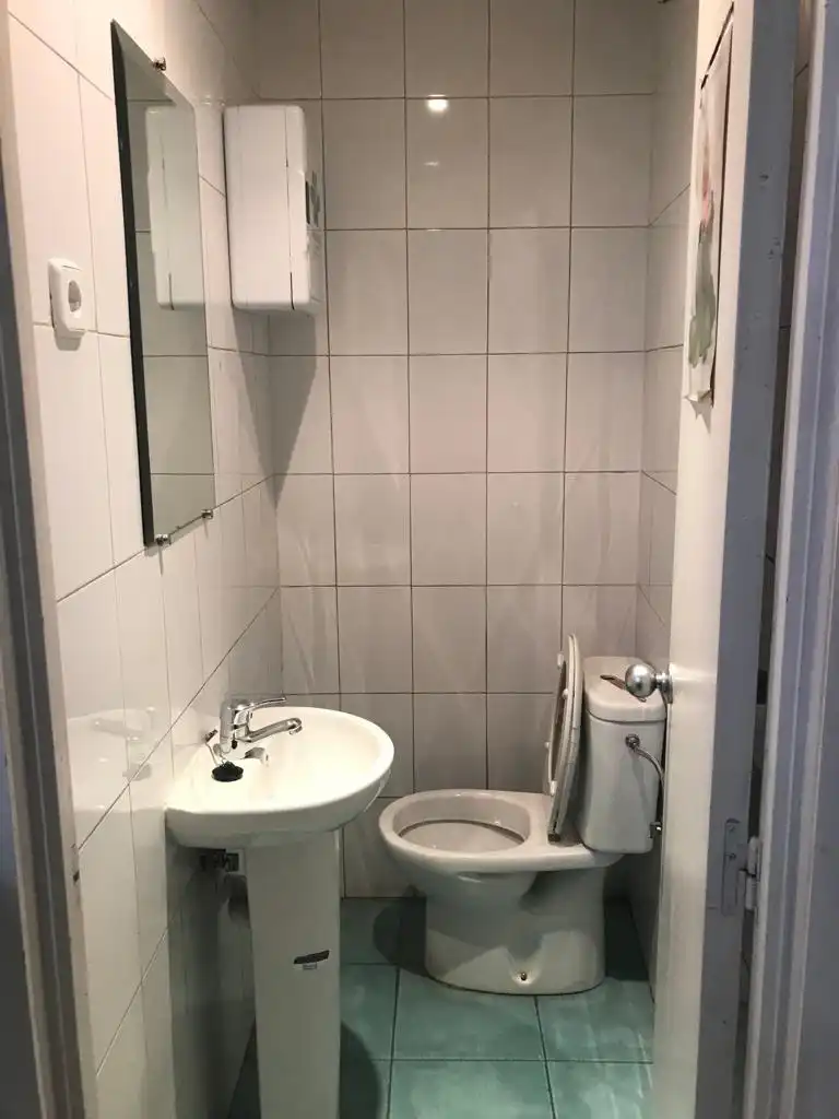 Baño de Local de alquiler en Madrid