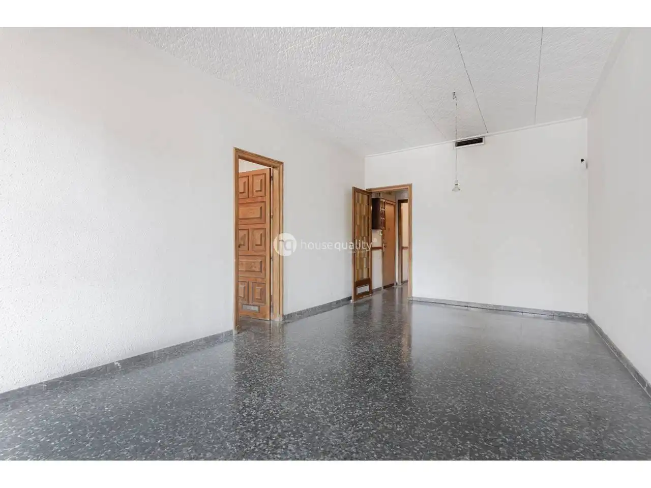 Piso en venta en Barcelona con Jardín privado, Terraza y Balcón
