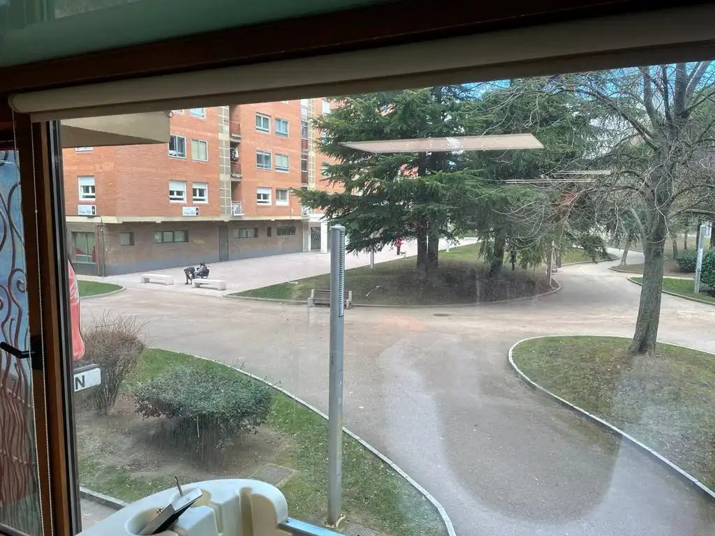 Aparcament de Local en venda en Burgos amb Moblat
