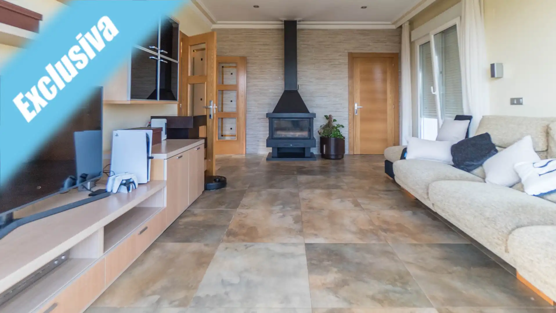 Living room of Houses for sale in Bárcena de Cicero  with Air Conditioner, Heating and Private garden