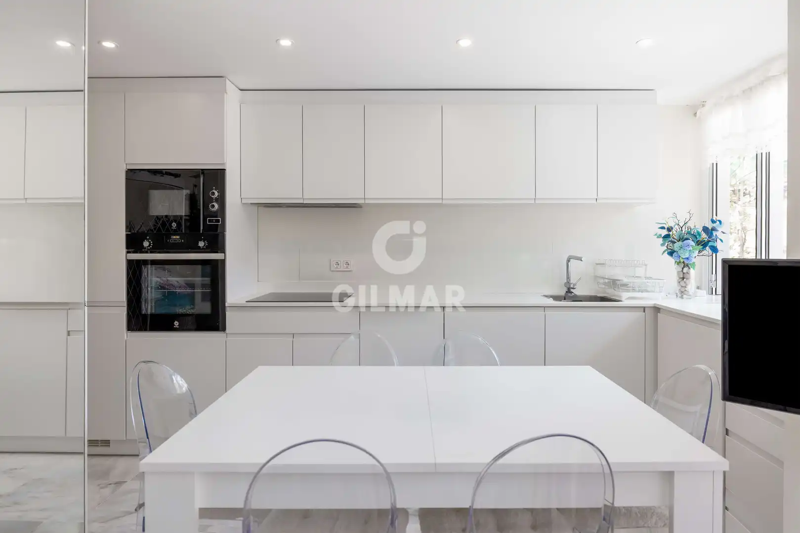Kitchen of Apartments for sale in Marbella  with Heating, Swimming Pool and Furnished