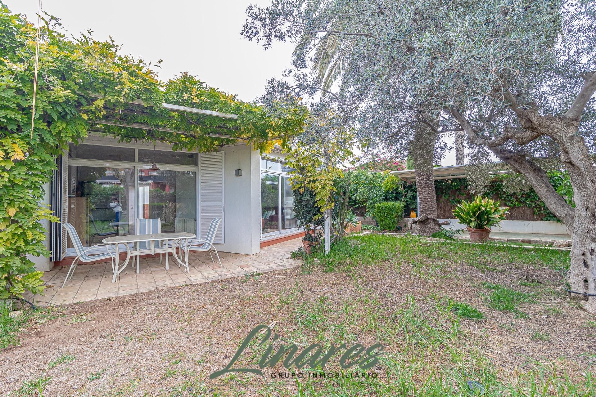 Jardí de Casa o xalet en venda en Cartagena amb Aire condicionat, Jardí privat i Terrassa