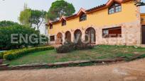 Exterior view of House or chalet for sale in Palau-solità i Plegamans  with Terrace