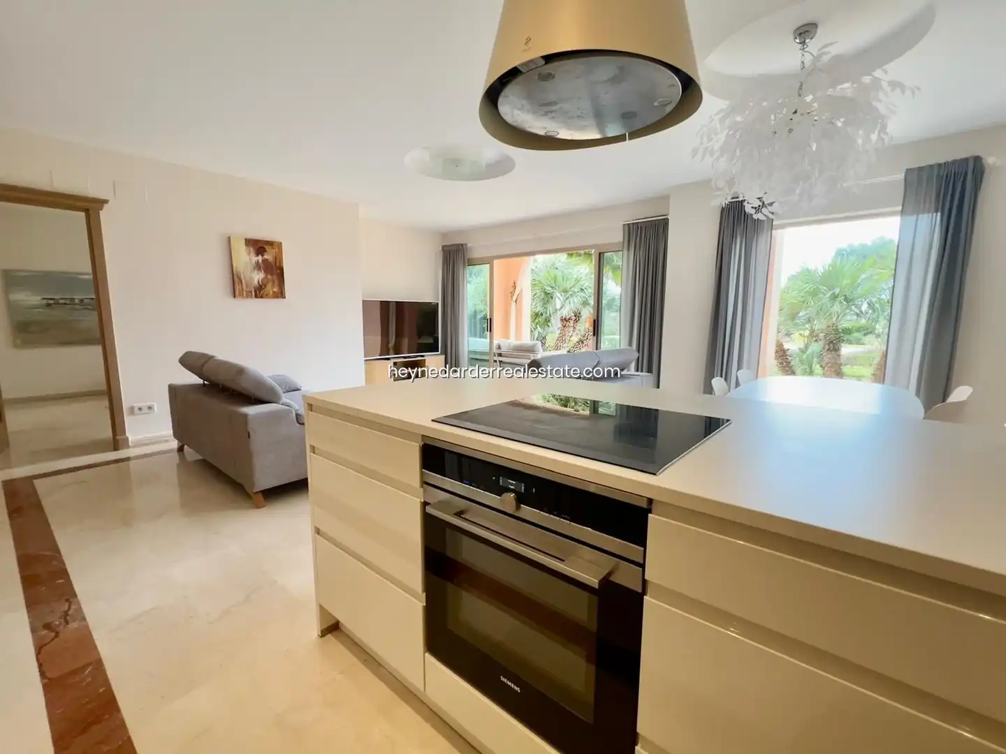 Cuina de Apartament de lloguer en Calvià amb Aire condicionat, Jardí privat i Traster