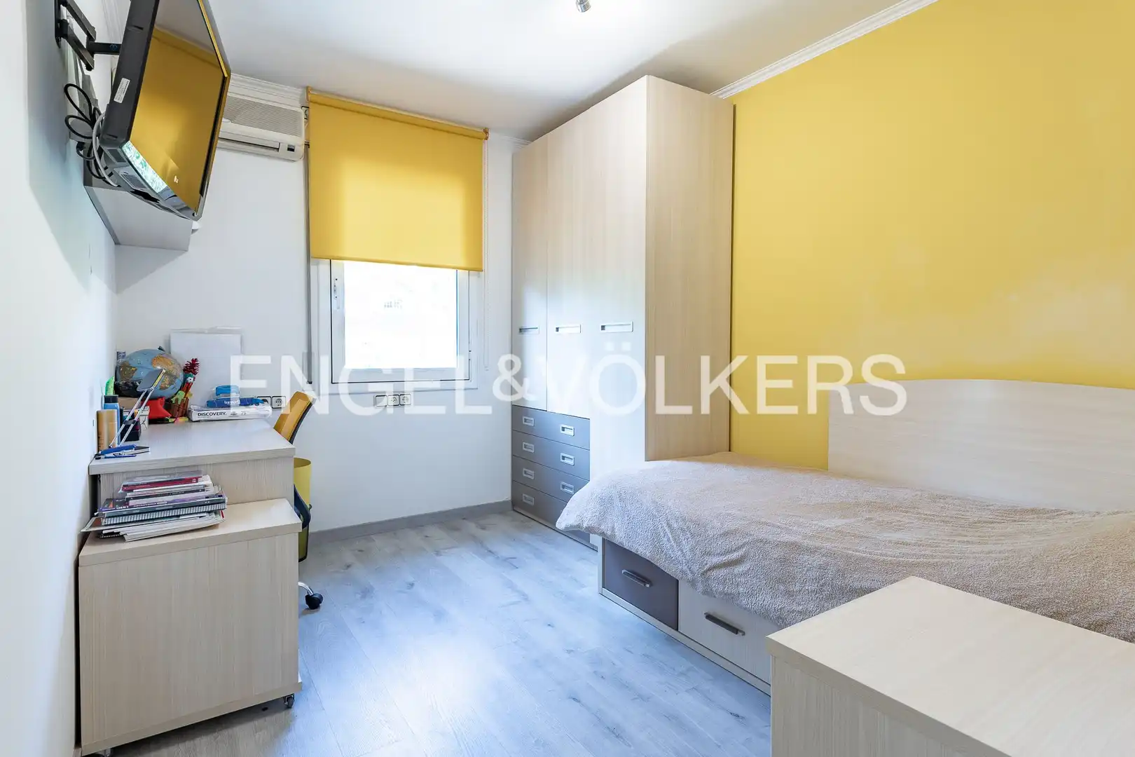 Bedroom of Houses for sale in Badalona  with Air Conditioner, Heating and Private garden
