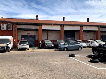 Industrial building to rent in De La Cerámica