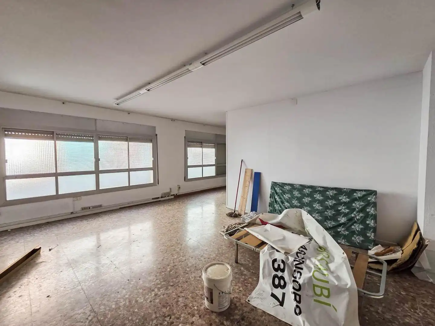 Local commercial à louer à Centre - Eixample – Can Llobet, imagen 11