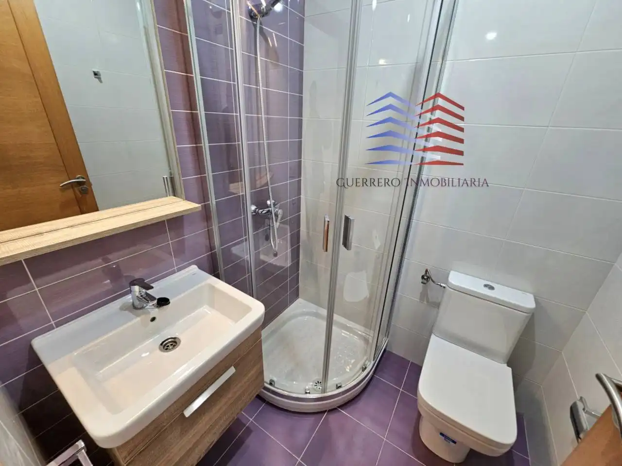 Badezimmer von Wohnung zur Miete in Ourense Capital  mit Heizung, Parkett und Abstellraum