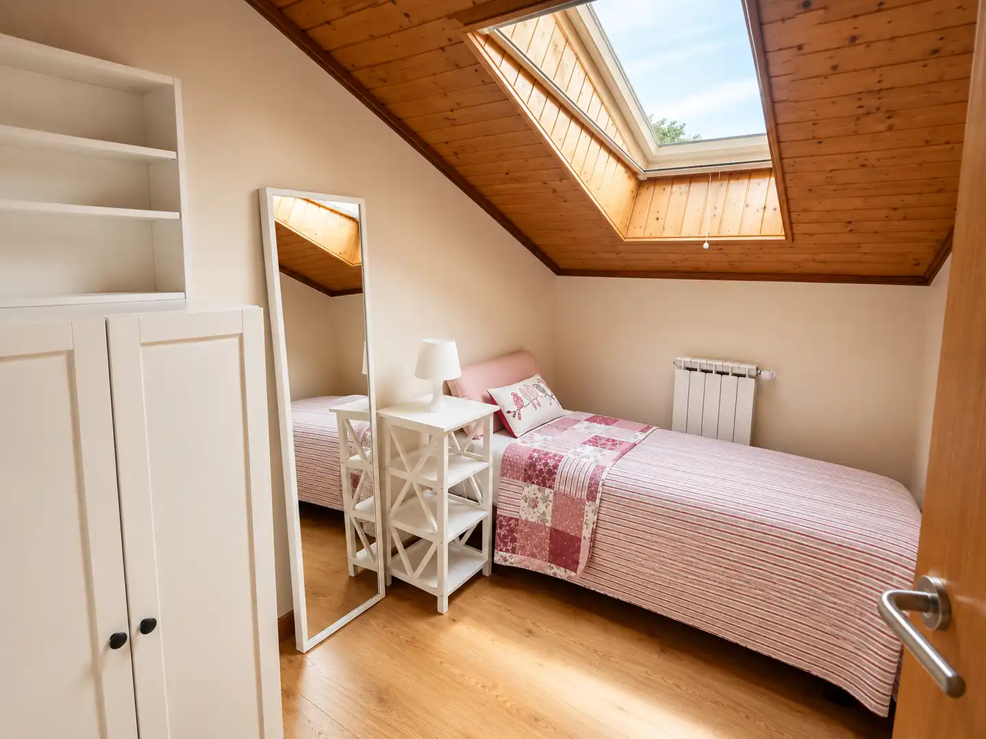 Bedroom of Detached homes for rent in Camargo  with Heating, Private garden and Terrace