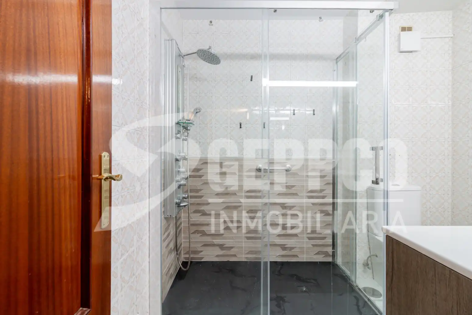 Bathroom of Flat for sale in Móstoles  with Terrace