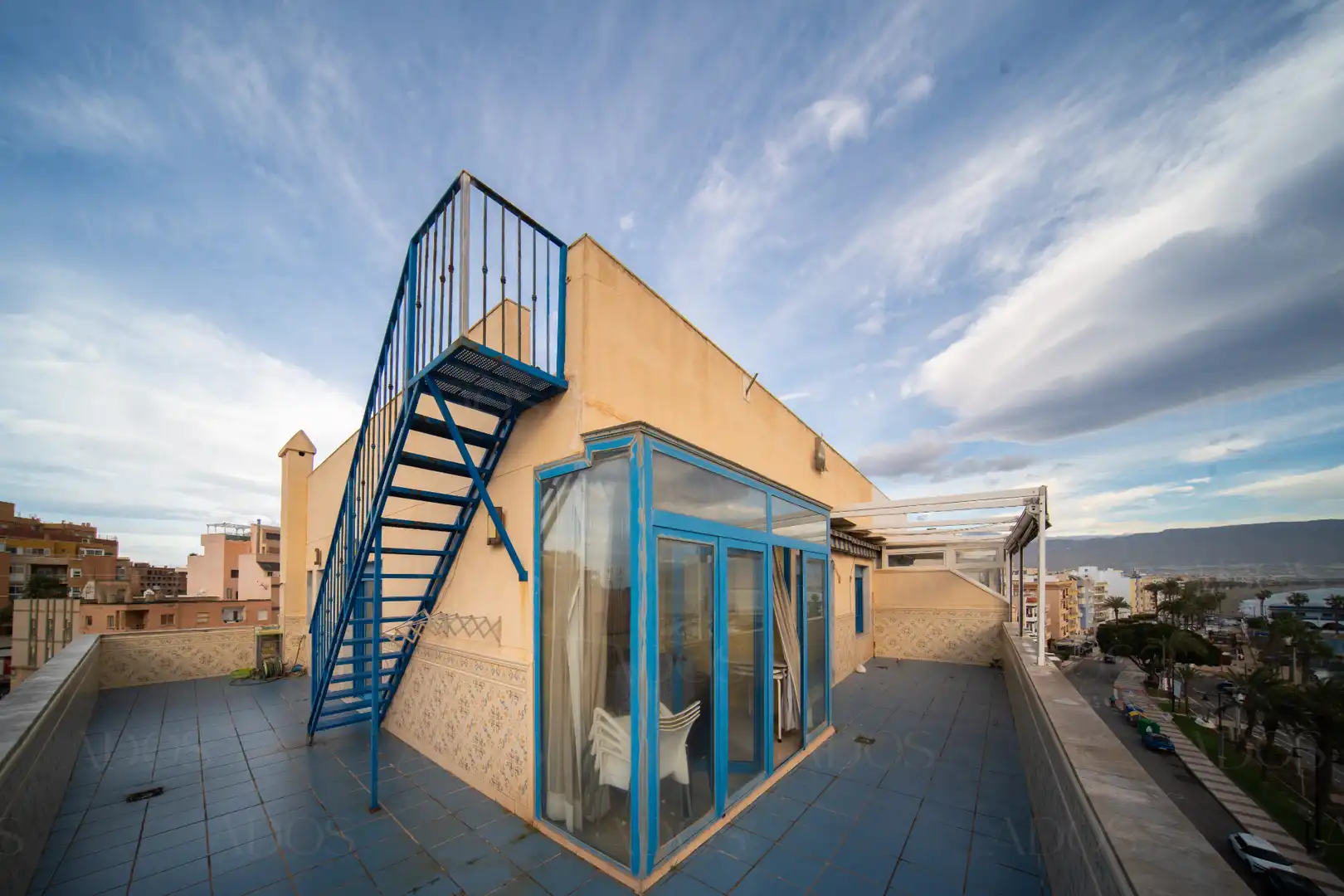 Exterior view of Attic for sale in Roquetas de Mar  with Terrace and Furnished