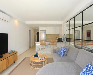 Sala d'estar de Pis de lloguer en Marbella amb Aire condicionat, Calefacció i Jardí privat