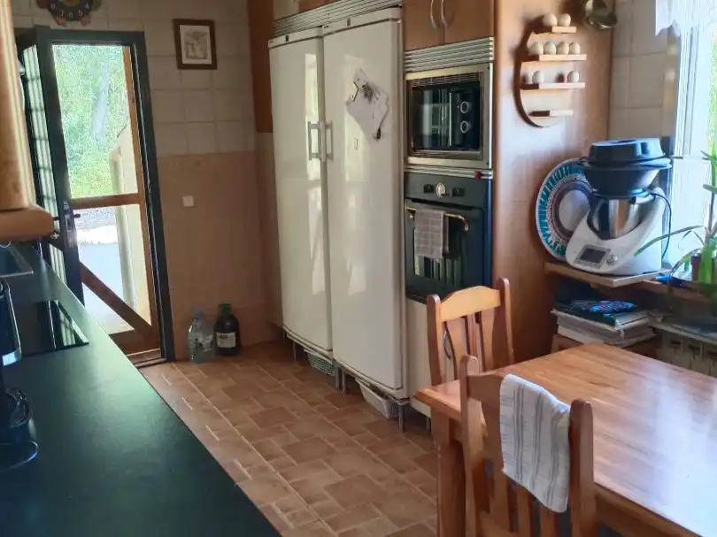 Cuina de Finca rústica en venda en Talayuela amb Aire condicionat, Terrassa i Piscina