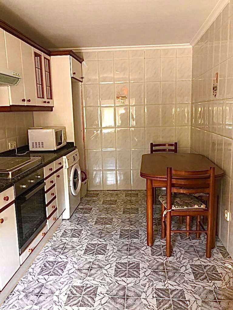 Cuina de Casa o xalet en venda en Arenas de Iguña amb Calefacció, Parquet i Terrassa