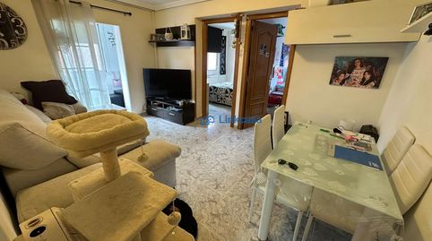 Foto 5 de Piso en venta en Calle Villalobos, Palomeras Sureste, Madrid Capital
