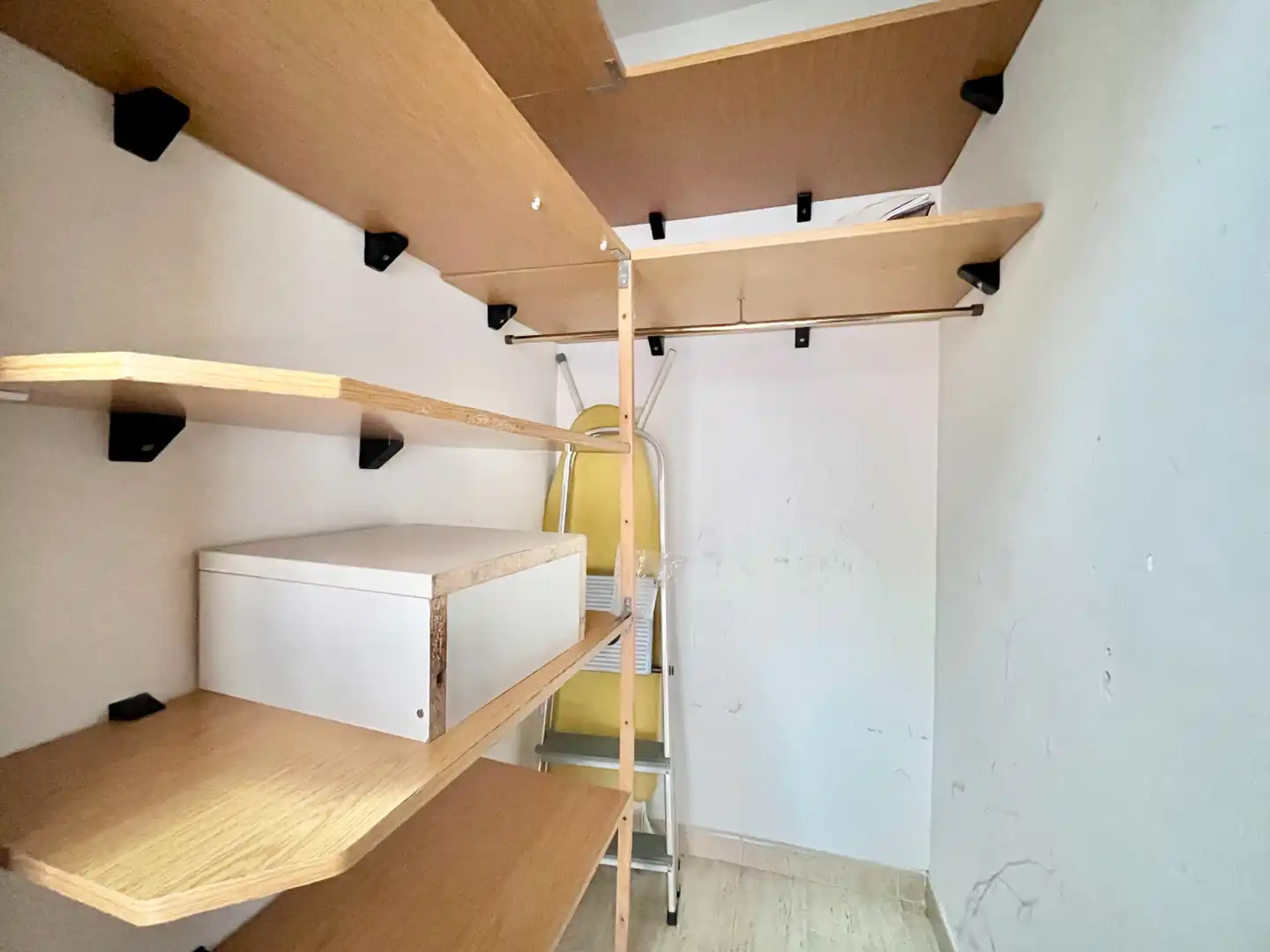 Flat for sale in L'Hospitalet de Llobregat  with Air Conditioner, Heating and Oven