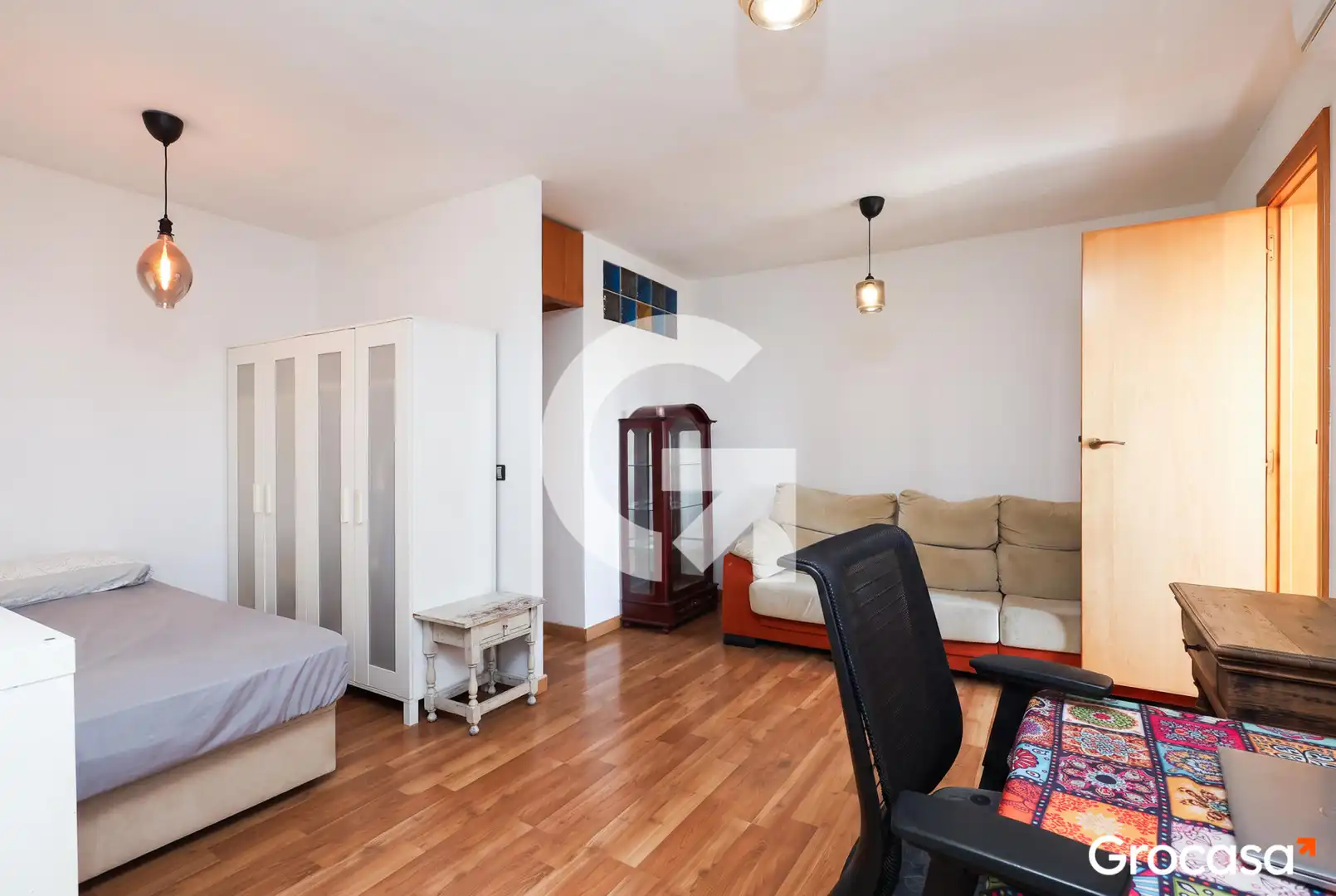 Sala d'estar de Àtic en venda en L'Hospitalet de Llobregat amb Aire condicionat i Terrassa