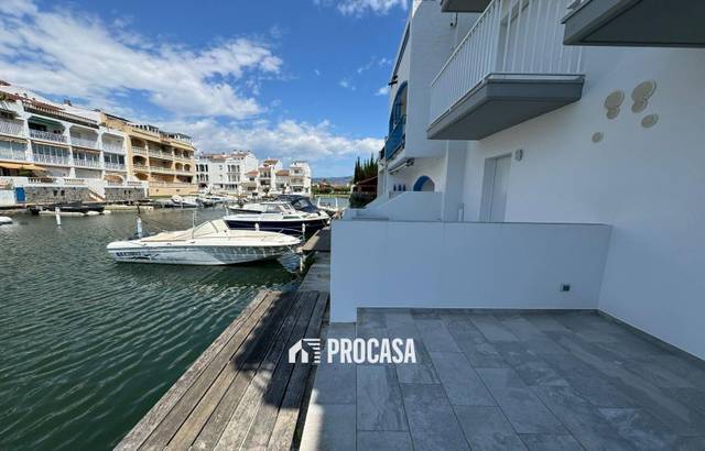 Casa-chalet en Venta en PORT EMPURIES en Carmençó