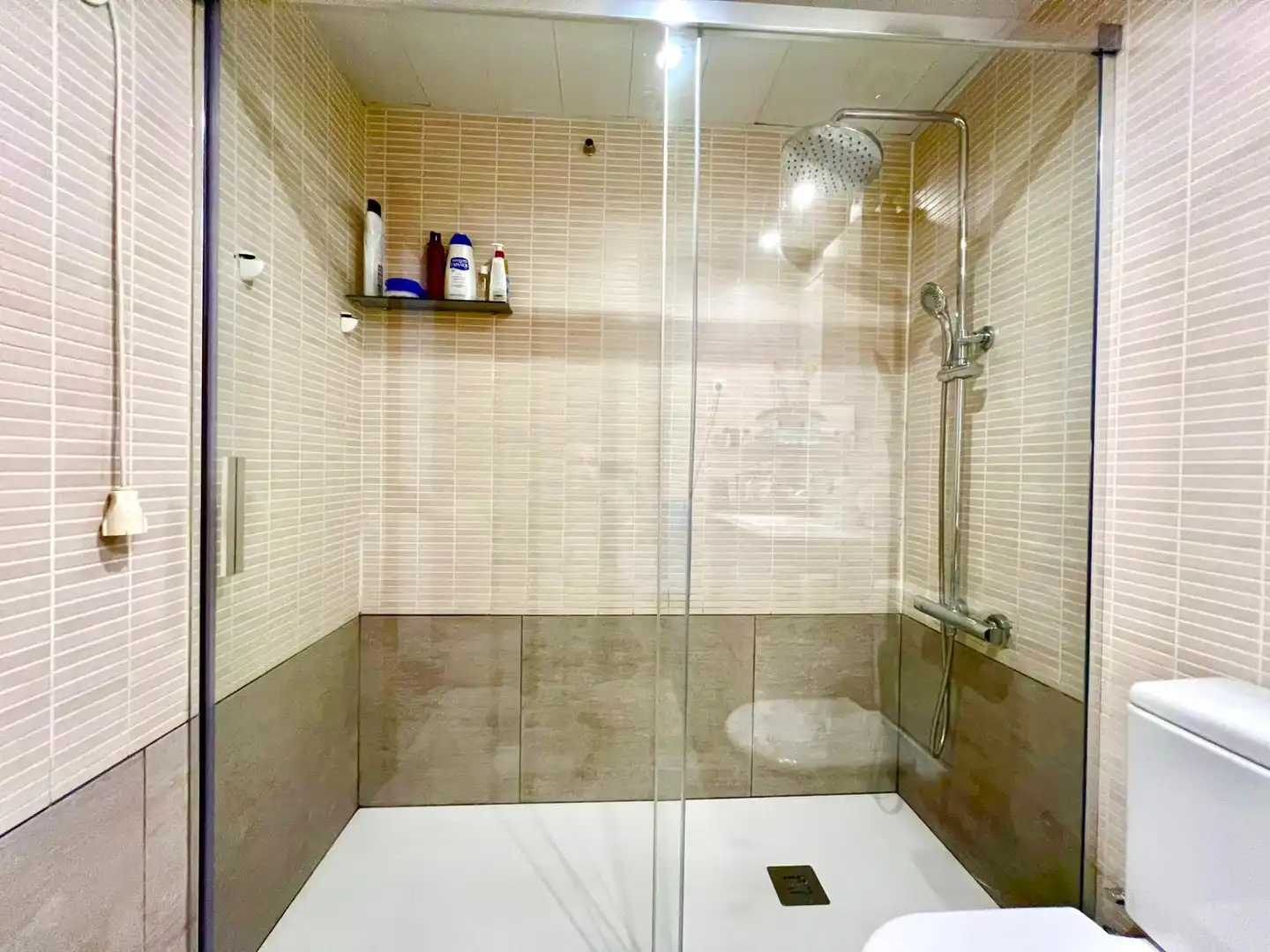 Bathroom of Flat for sale in Montcada i Reixac  with Air Conditioner, Heating and Parquet flooring