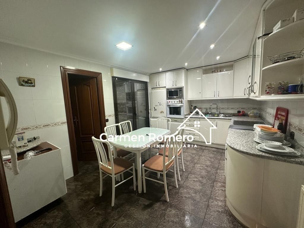 Cuina de Casa o xalet en venda en El Pino de Tormes amb Calefacció, Terrassa i Balcó