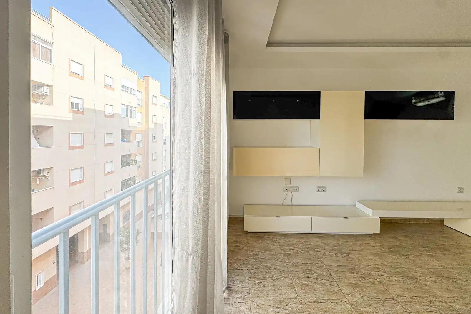 Balcony of Flat for sale in Vícar