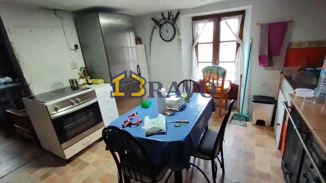 Cuina de Casa o xalet en venda en Valle de Losa amb Jardí privat i Terrassa
