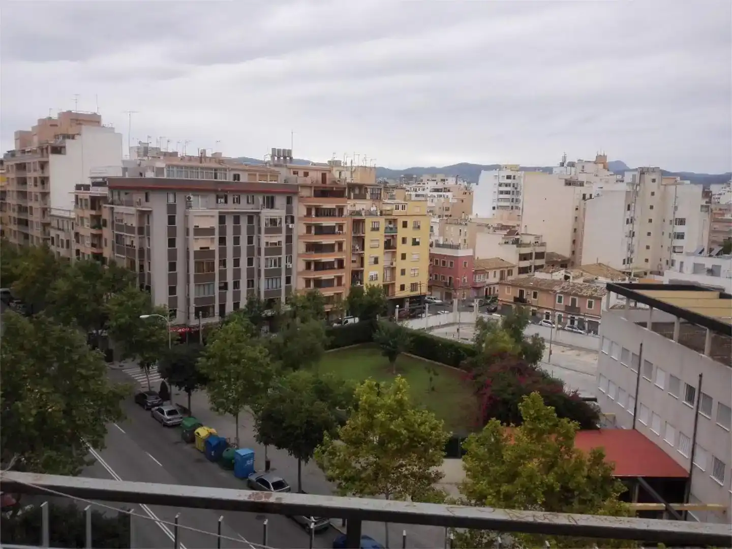 Exterior view of Flat for rent in Llevant