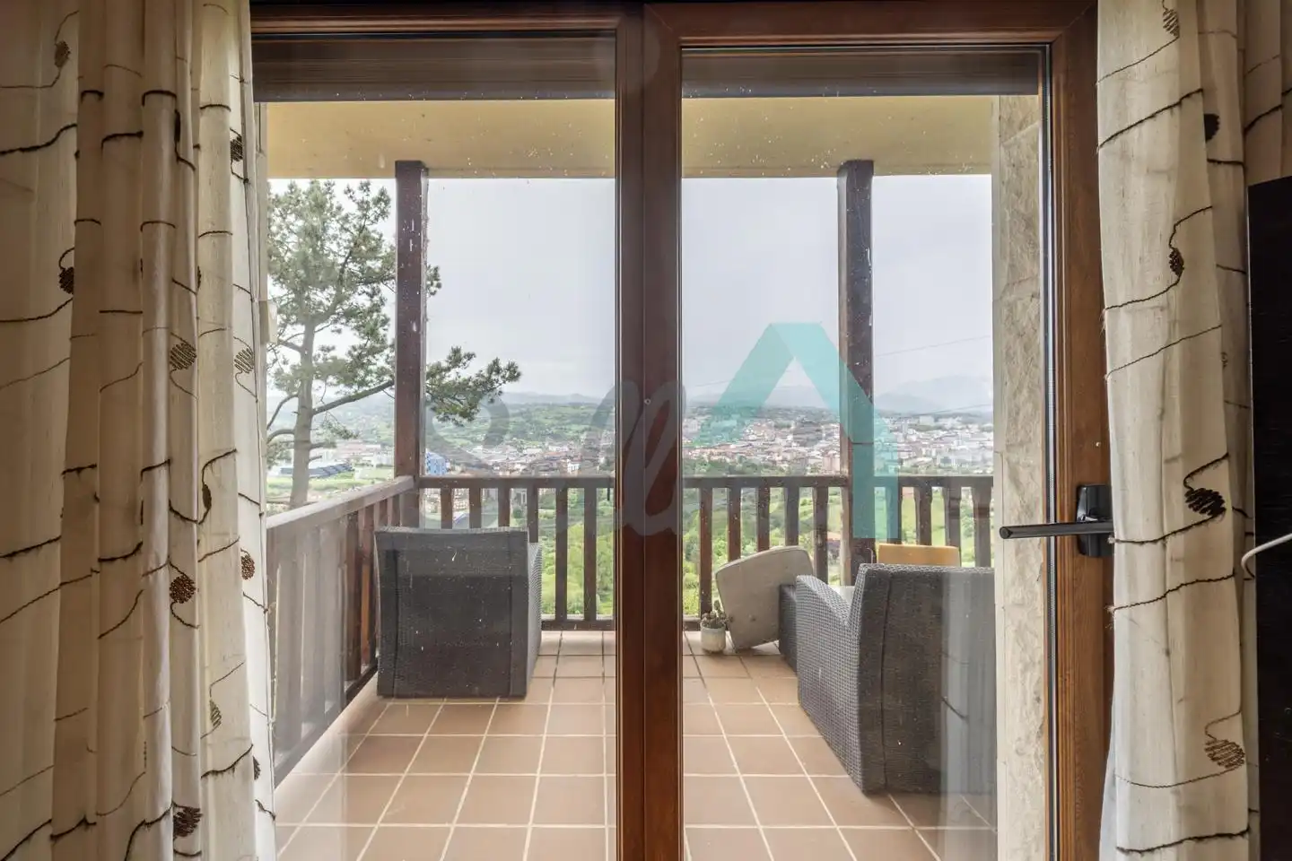 Terraza de Casa o chalet en venta en Oviedo  con Calefacción, Jardín privado y Parquet