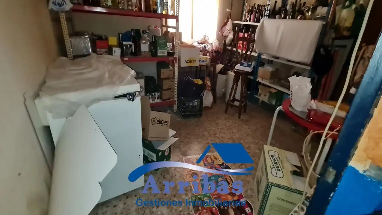 Local en venta en Escalona con Aire acondicionado y Calefacción