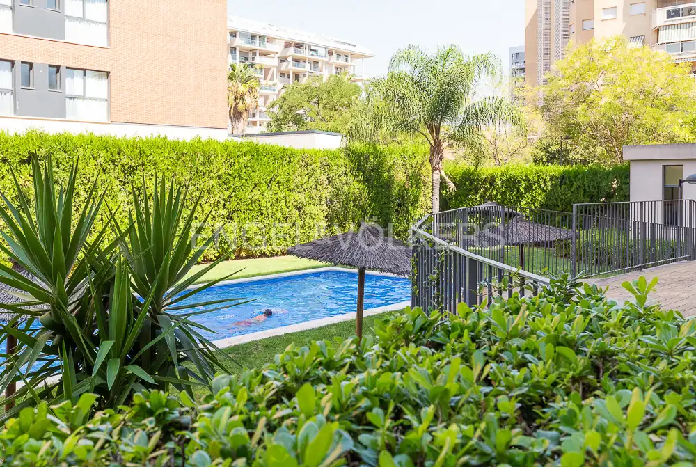 Piscina de Pis de lloguer en Valencia amb Aire condicionat, Calefacció i Terrassa